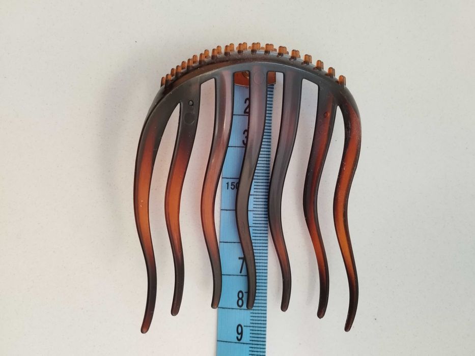 Grzebyk nadający objętość