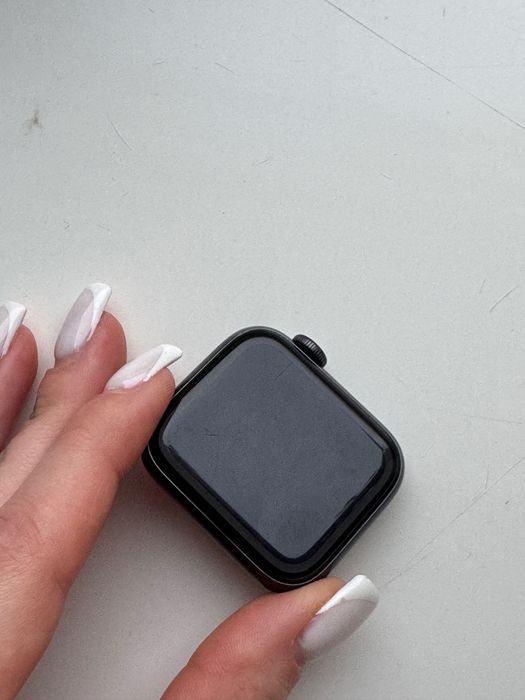 Apple Watch SE, 40 mm, black