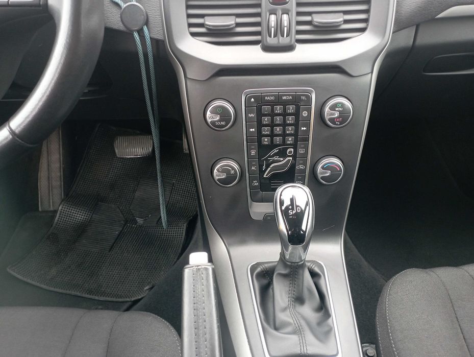 VOLVO V40 D2 automatico