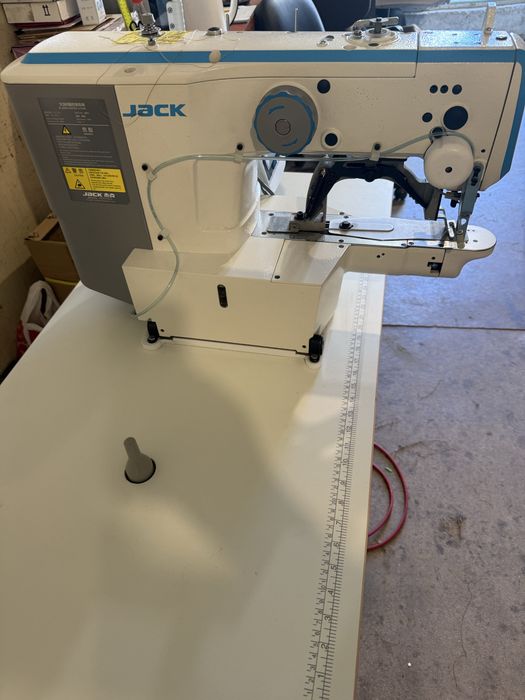 Високошвидкісна електронна закріплювальна машина Jack JK- T1900GH-DII з площею шиття 40×30мм для середніх та важких тканин b