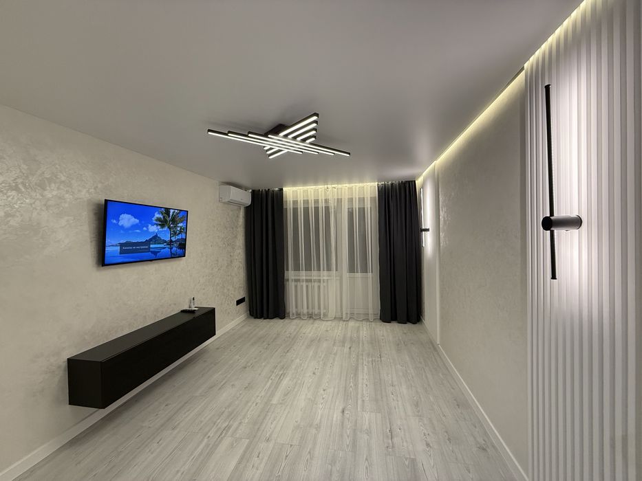 Перша Здача! 2 кімнатна з роздільними кімнатами вул. Небесної Сотні