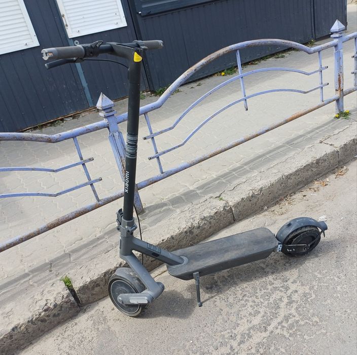 Електросамокат Xiaomi Mi Electric Scooter 4 Ultra б/в гарний стан
