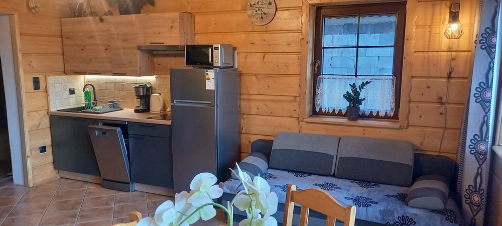 Domki, domek,noclegi z banią, jacuzzi do wynajęcia w Szczyrku .Walówka