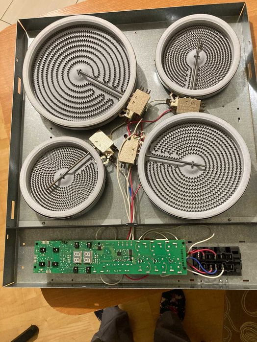 Płyta elektryczna do zabudowy Amica PC6400Z