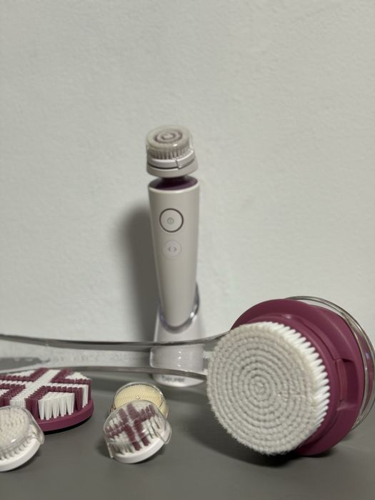 Комплект акумуляторних,водонепроникних щіток Beurer.Для лиця та тіла.