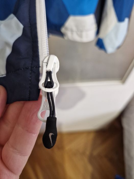 Kurtka wiatrówka marki Nike