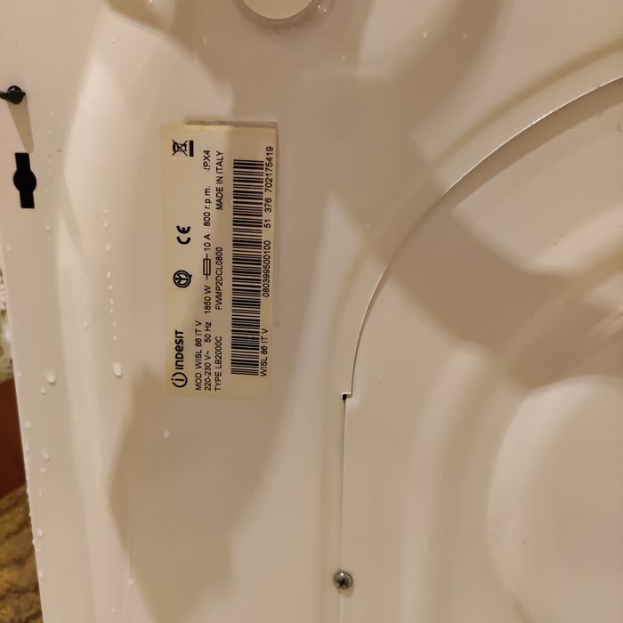 Пральна машинка Indesit WISL85X