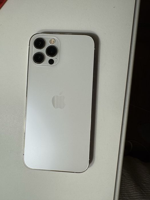 iphone 12 pro em boas condicoes