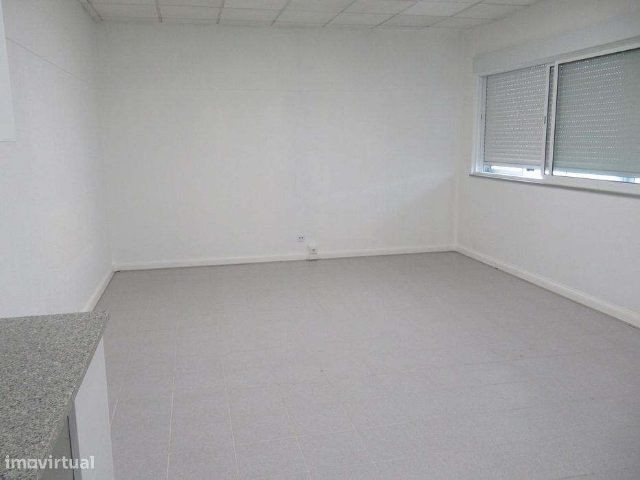 T2 na Avenida 25 de Abril – Cacilhas (105 m2 + Metro à porta)