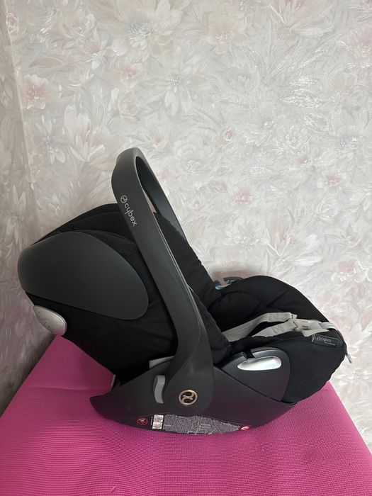 Автокрісло Cybex + база + адаптери
