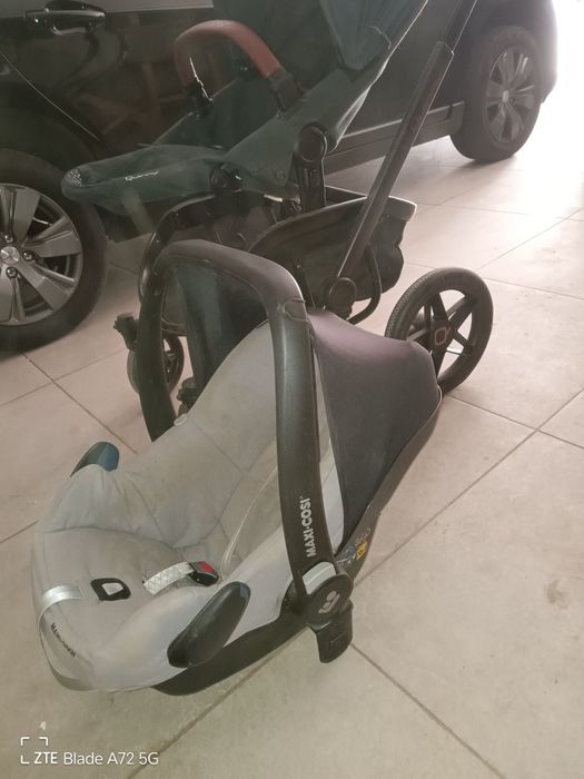 Carrinho bebé e acessórios