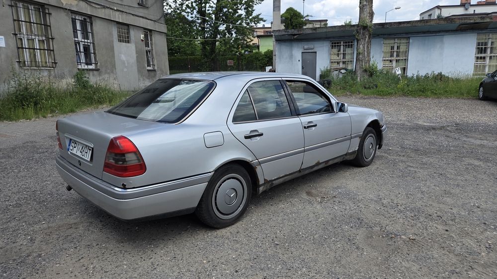 Mercedes W202 c200d