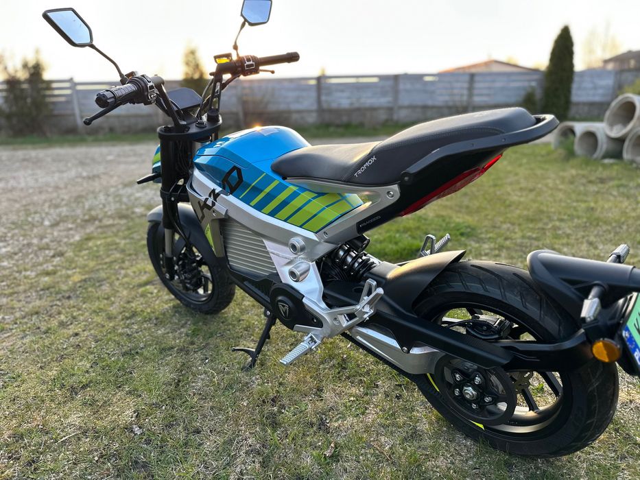 Tromox UKKO S elektryczny 125cc na kat A1/B jak soco horwin zero 440km