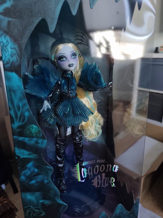 Monster high skullector ghouls rule lagoona blue sdcc