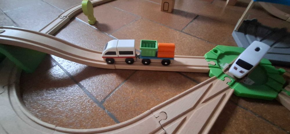 Circuito de Comboios IKEA – Com Pontes, Estação e Acessórios