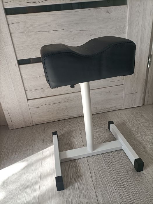 Regulowany podnóżek do pedicure   tatuażu czarny, stabilny Do paznokci salonu