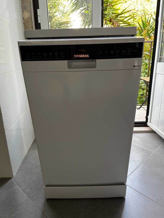 Máquina de Loiça SIEMENS IQ300 (45 cm)