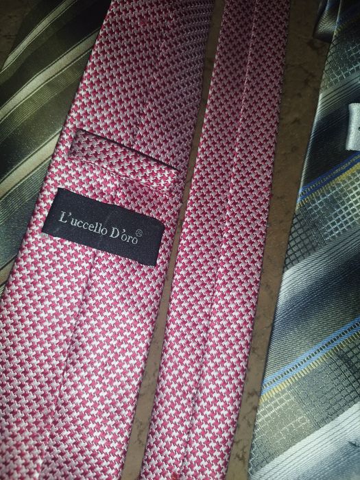 Продам краватку не дорого.