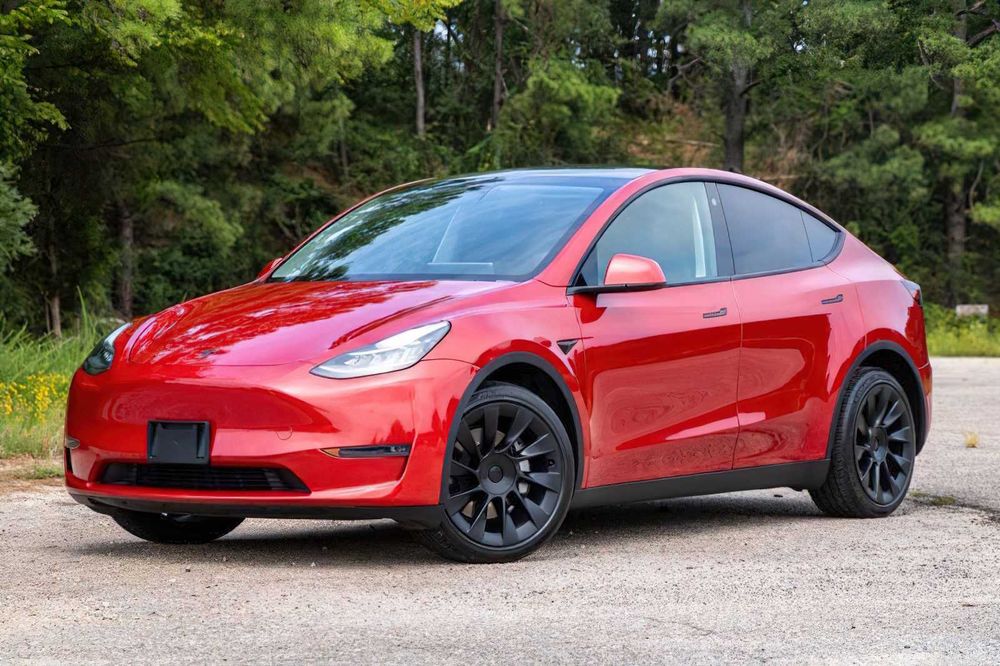 Tesla Model Y Long Range      2023