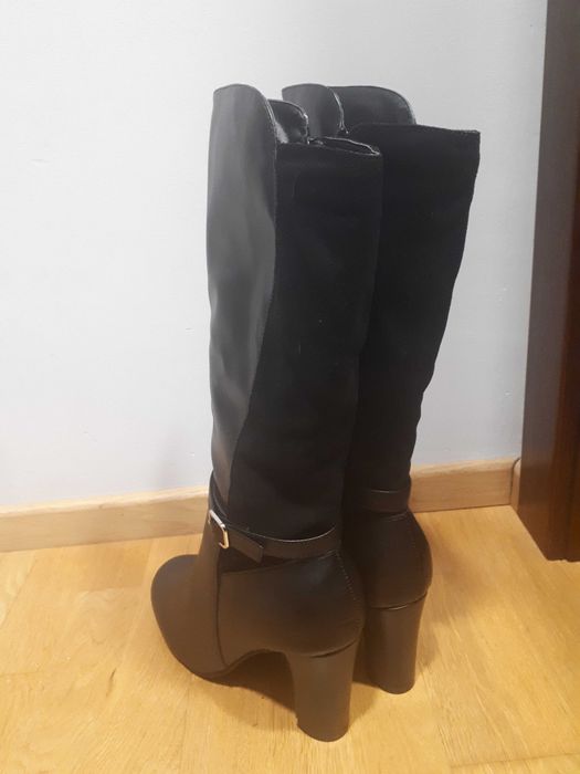 Nowe eleganckie kozaki na obcasie
