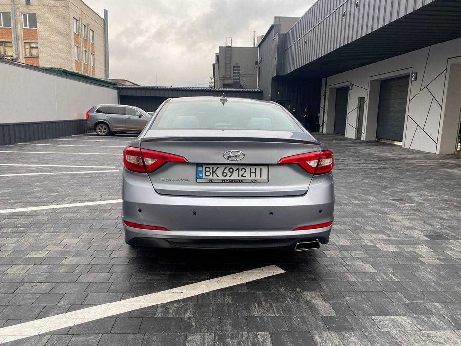 Продам власний автомобіль Hyundai Sonata 2017 року.