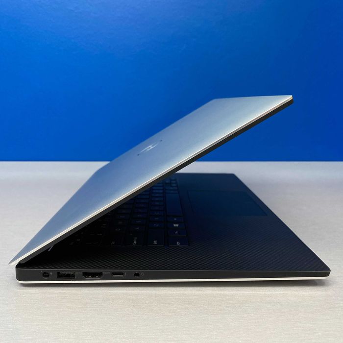 Dell Precision 5540 - 15.6" FHD (i9-9880H/32GB/1TB/Quadro T2000)