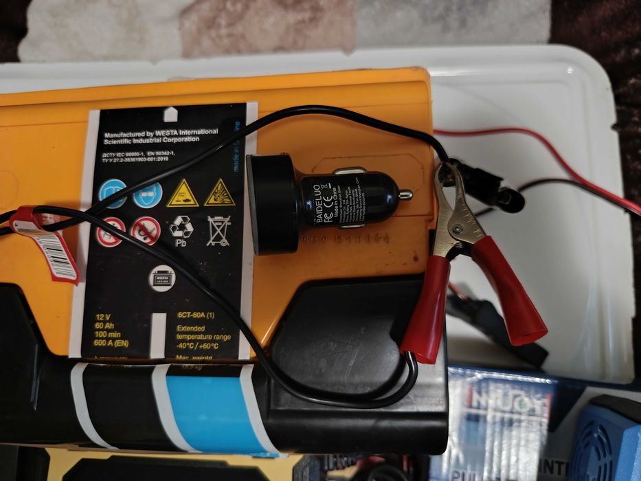 авто зарядка в прикуриватель с авто розеткой