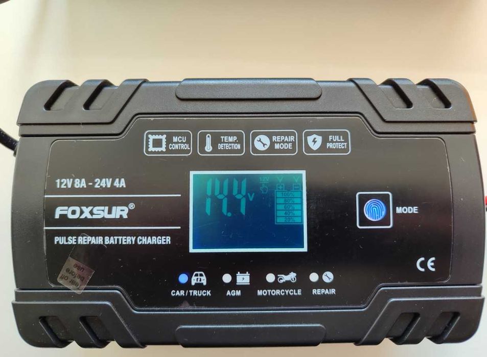 Зарядний пристрій для акумуляторів, автоматична зарядка АКБ ("Foxsur" 12В-24В 8A-4A).