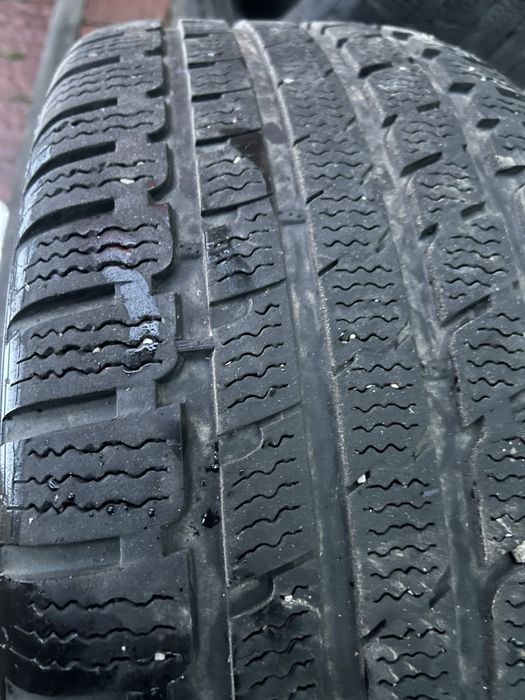 Два комплекти шин ( літні та зимові ) r17