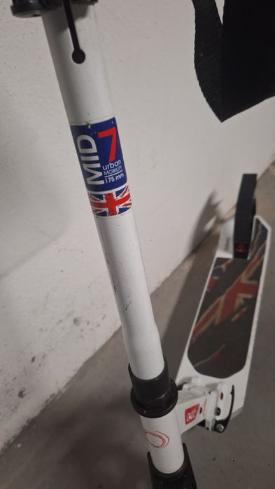 Trotinete Oxelo Mid 7 em bom estado.