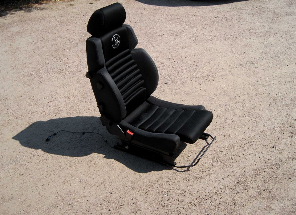 Cидение для настоящего гонсчика recaro