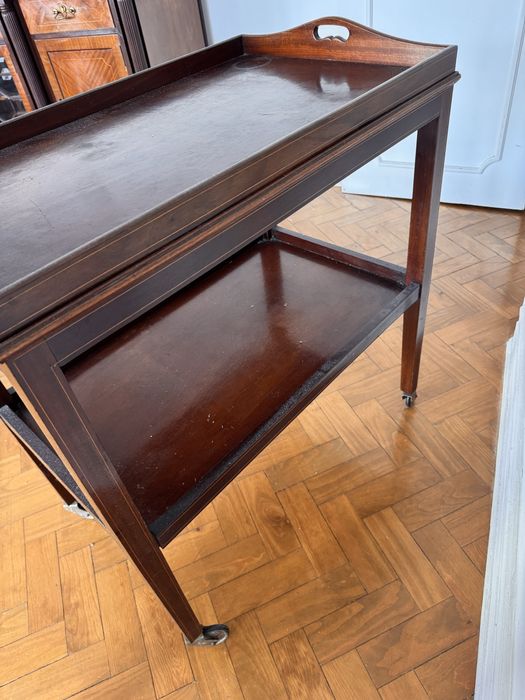 Mesa de apoio carrinho com tabuleiro amovivel em madeira