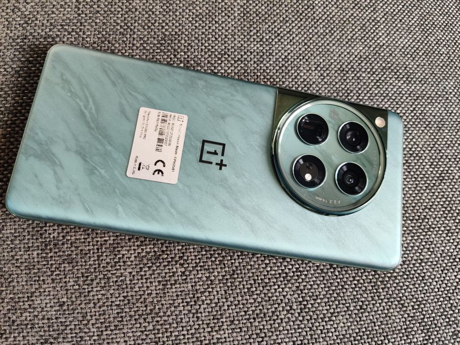 OnePlus 12 uszkodzony