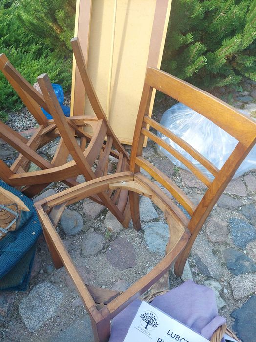 Drewniane krzesla