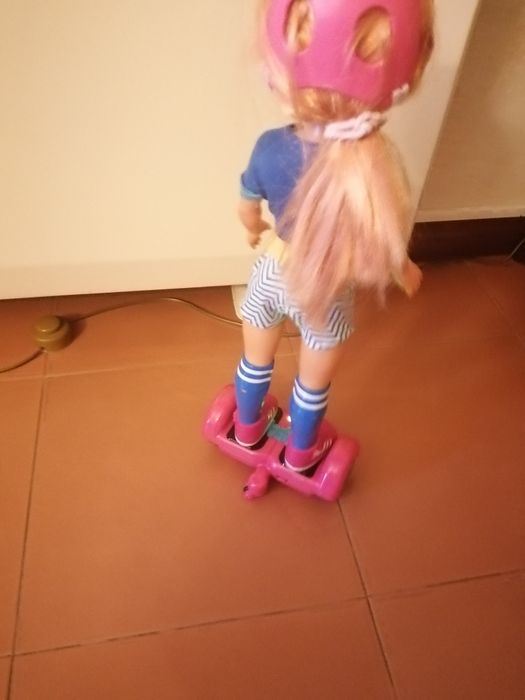 Boneca Nancy, hoverboard