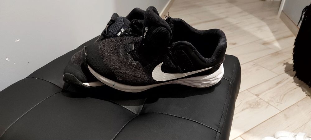 Продам красовки- черевики Adidas