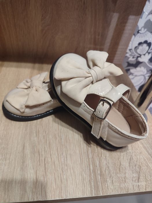 Туфлі на дівчинку