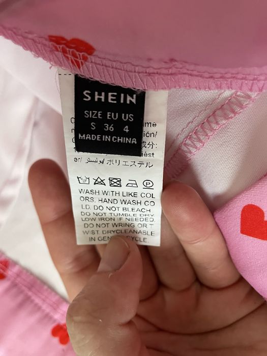 Прямі рожеві штани на високій посадці в серця від shein