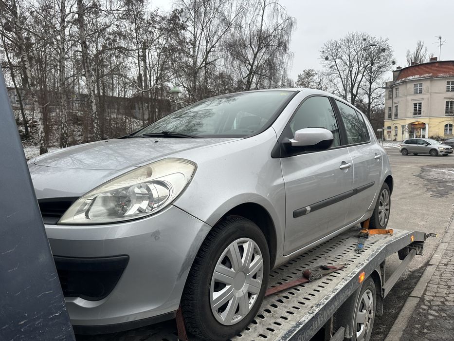 Renault clio III 1.6 16V benzyna