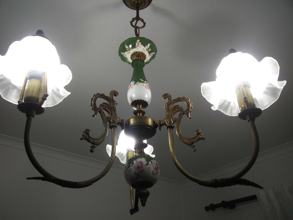 Candeeiros antigos em latão