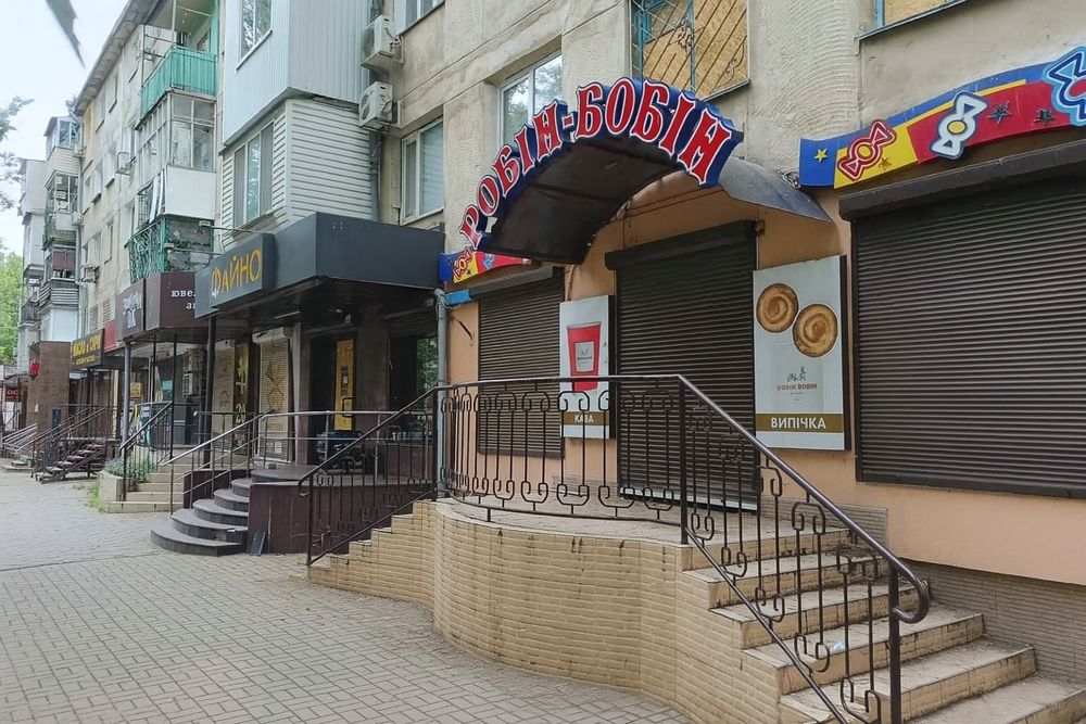 Продам фасадное помещение с хорошим трафиком 106 м.кв.по ул.Мира.