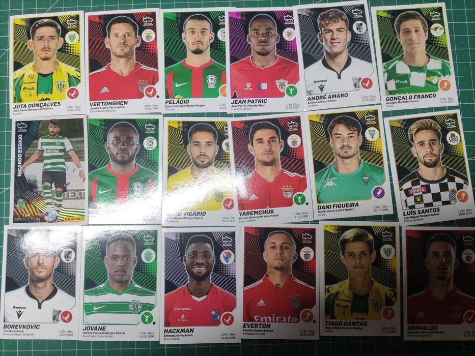 Lote 18 cromos Panini Coleção Futebol 21 - 22