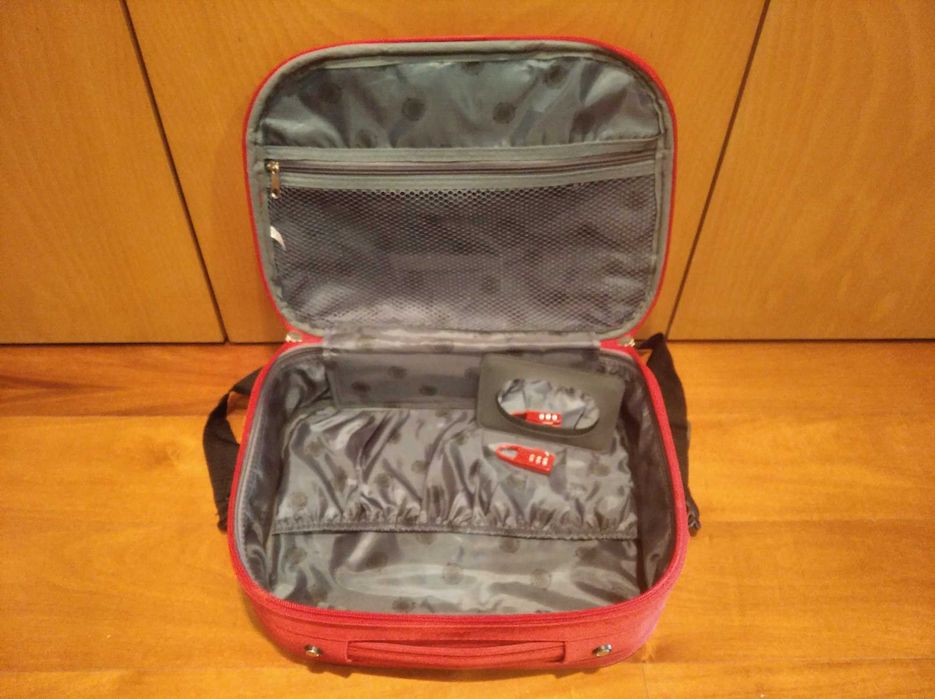 Mala de cabine / nécessaire vermelho com alça e cadeado