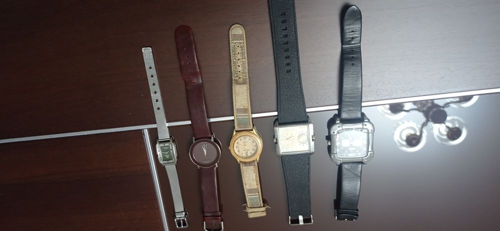 5 relojos todos a funcionar