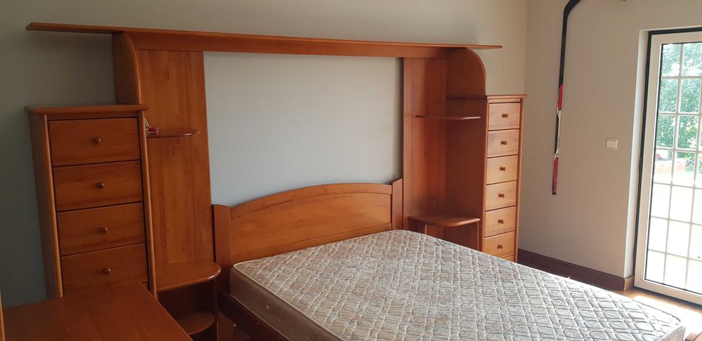 Quarto completo em pinho