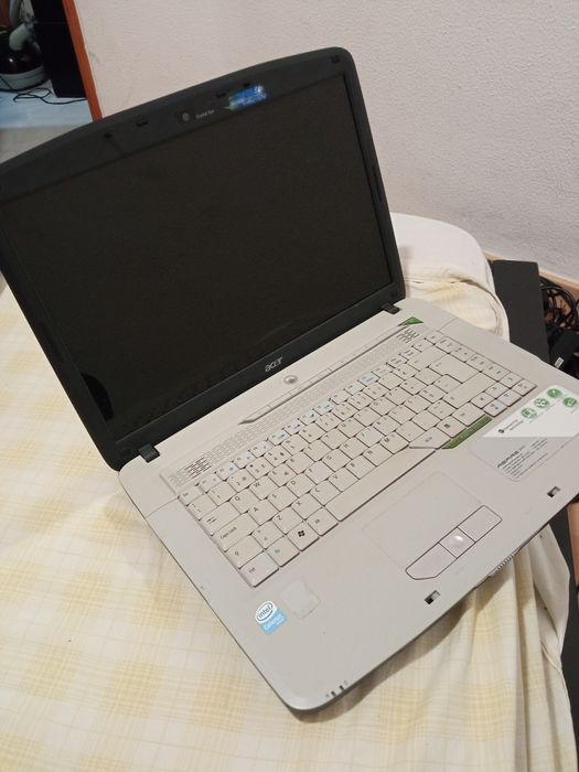 Portátil Acer funcionando 2 GB de memoria ram