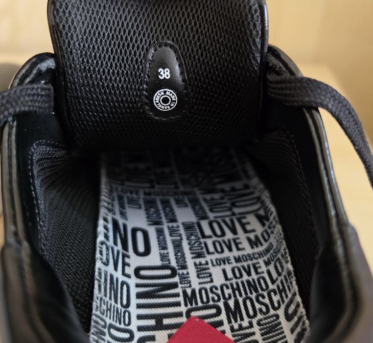 Жіночі кросівки Love Moschino оригінал розмір 38-38.5