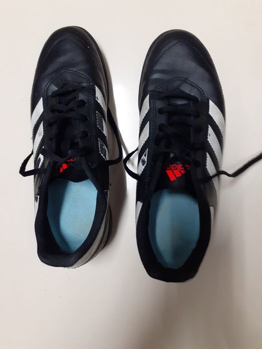 Sapatilha de futebol Adidas
