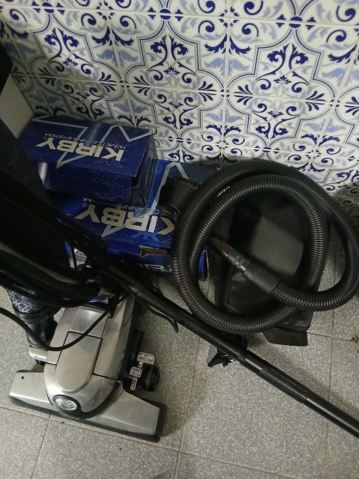 Aspirador/ robô de limpeza kirby