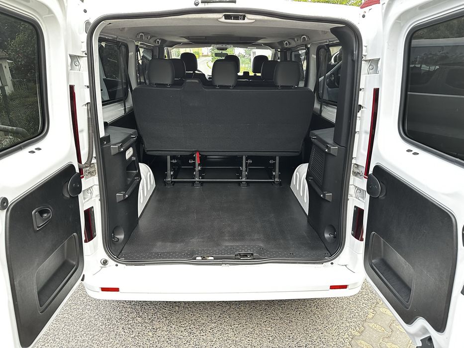 wynajem busów 9 osobowych